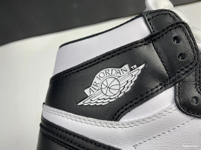 HYPE 555088-010 Air Black White Retro Jordan (2014) 1 0809